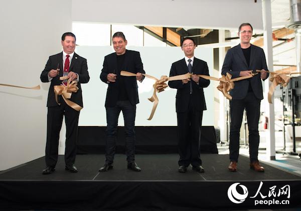 ���v��(chu��ng)ʼ�ˮ�����������������ף���һ�����Ї��v�f��ɽ�����I(l��ng)�����£��Ҷ������������ݱ��h�T����ɭ����v�����������ü�����