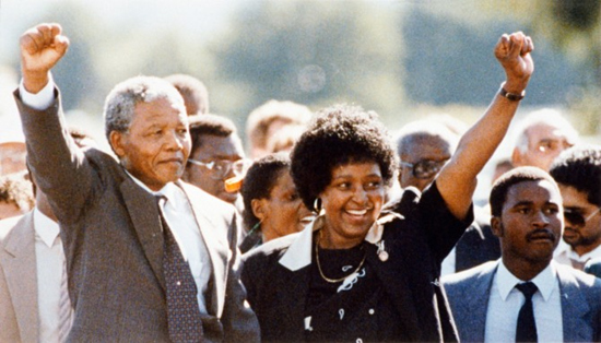 1990�������������z���c���ݡ��������y�ֵ���Ƭ�ɞ鿹?f��n)��N����x�Ę�(bi��o)־��һĻ���Y����Ƭ