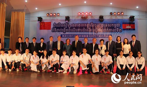 ���ع��������M(j��n)����կ�߹����ж��چ��Ӄxʽ�ڽ�߅�e��