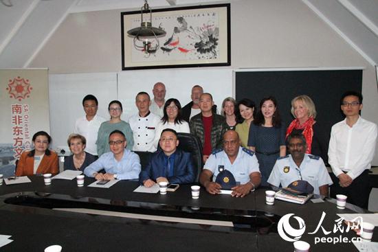 5��10����ᘌ������l�l(f��)�Đ��԰������ϷǼs���|���Ļ��ֹ�ί��ͬɣ�D��Sandton������ֽM���̼Ҵ������_��ȫ��Ԓ�������Ҍ������e�O��(y��ng)�����zӰ����