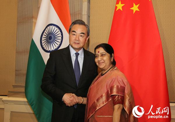 6��4��������ί�T���⽻���L�������Ϸǳ�ϯ��u�������L��ʽ�������g��Ҋӡ�����L˹�������� ��־���z