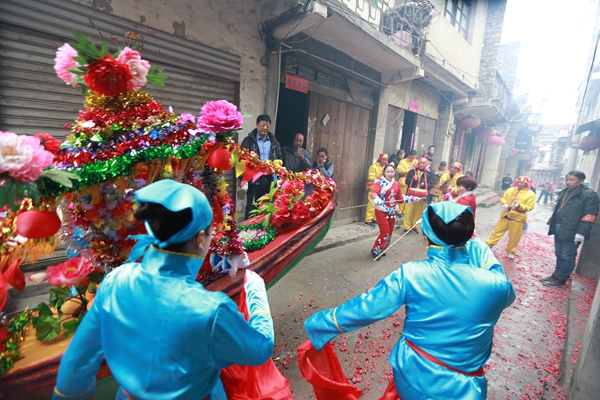 �׺Ӻӽ����״�������[�t��һ�l����