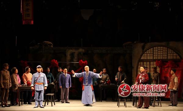 ���⾩�����M(j��n)�׺�