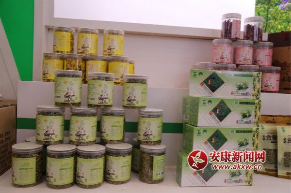 �hꎸ���ʳƷ&ldquo;����&rdquo;��ꑣ��ɞ鱊���ο͓�ُ��&ldquo;���c(di��n)&rdquo;       ���� �z_meitu_17.jpg