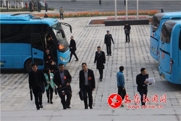 �ɕ�(hu��)���\