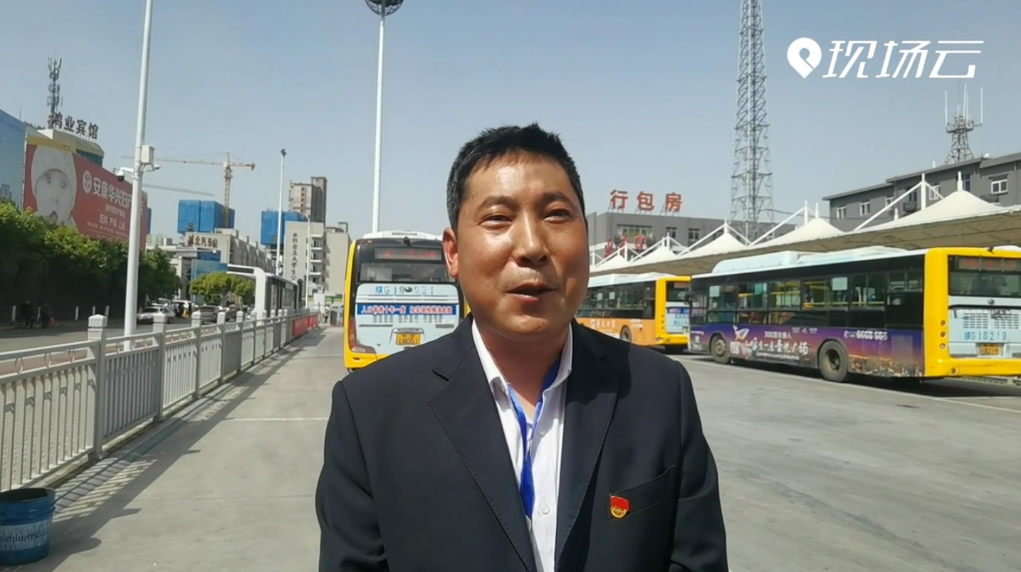 ���������@����  ʮ����һ�յĈԳֱ�����һ��؟�θ���ʹ����