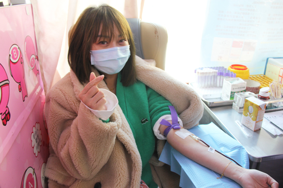 血液是生命的禮物——中國聯(lián)通安康市分公司、安康大數(shù)據(jù)運營有限公司聯(lián)合開展冬季應(yīng)急獻血活動